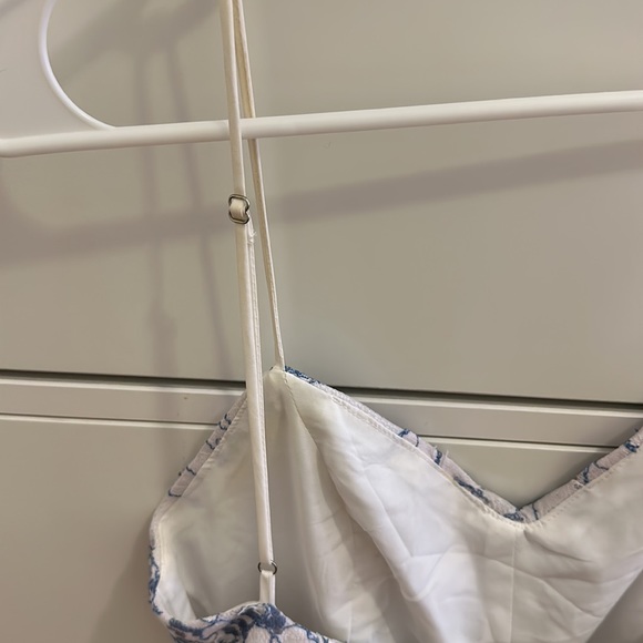 Storia Mini Lace Dress with Ruching - Picture 7 of 9